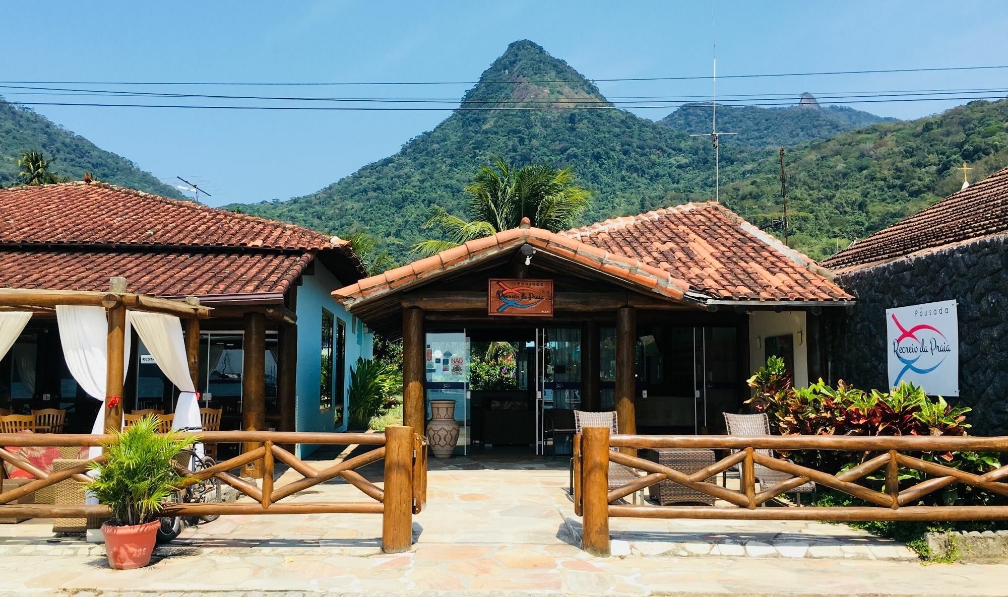 Pousada Recreio Da Praia Vila do Abraao Exterior photo